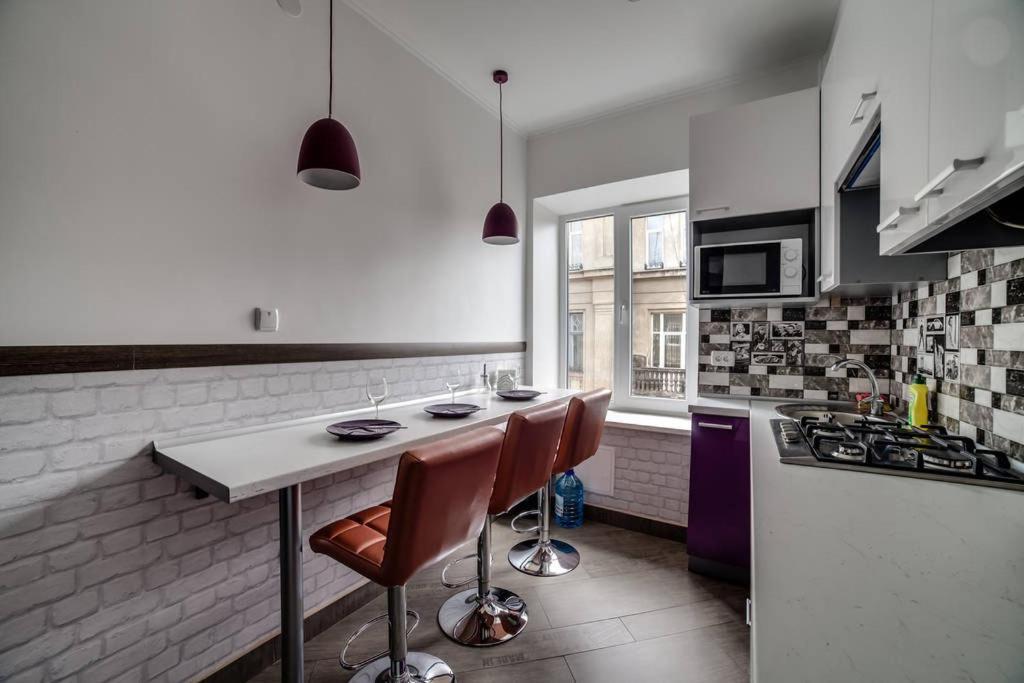 Romantic Apartments - Центр Львова , З Видом На Місто Exterior photo